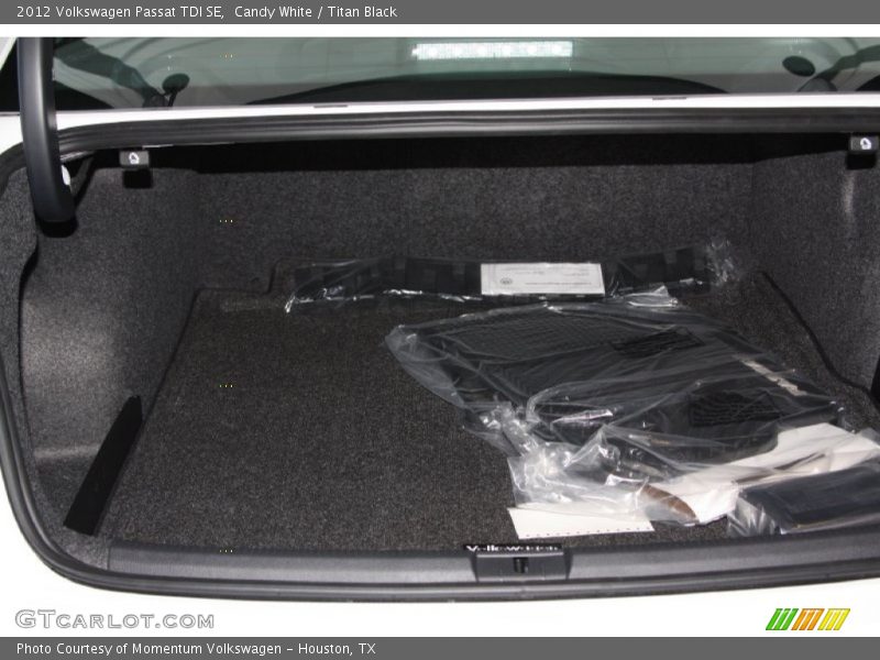 Candy White / Titan Black 2012 Volkswagen Passat TDI SE