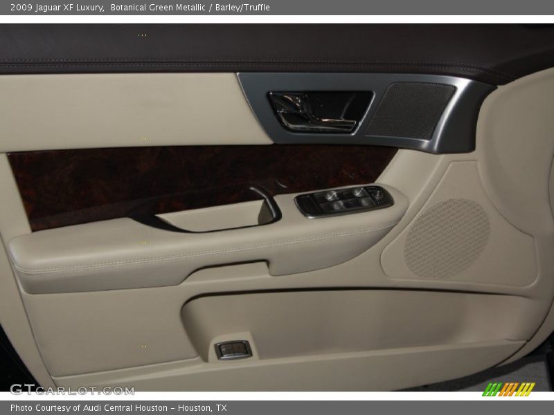 Botanical Green Metallic / Barley/Truffle 2009 Jaguar XF Luxury