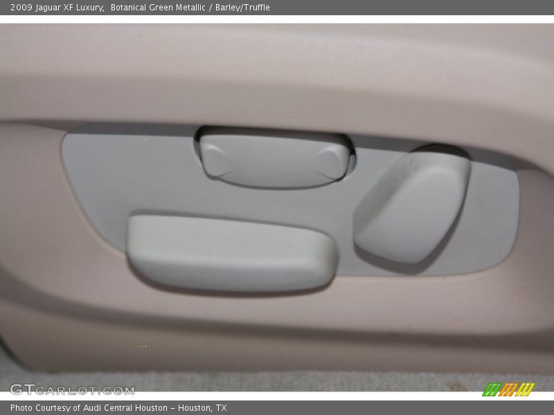Botanical Green Metallic / Barley/Truffle 2009 Jaguar XF Luxury