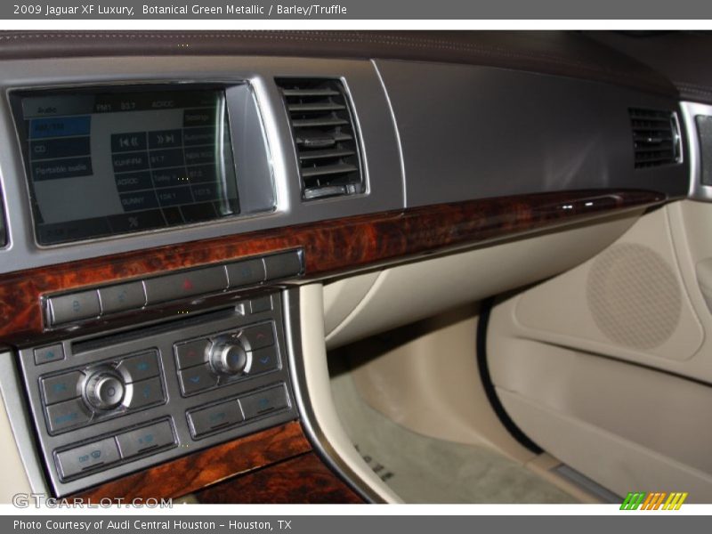 Botanical Green Metallic / Barley/Truffle 2009 Jaguar XF Luxury