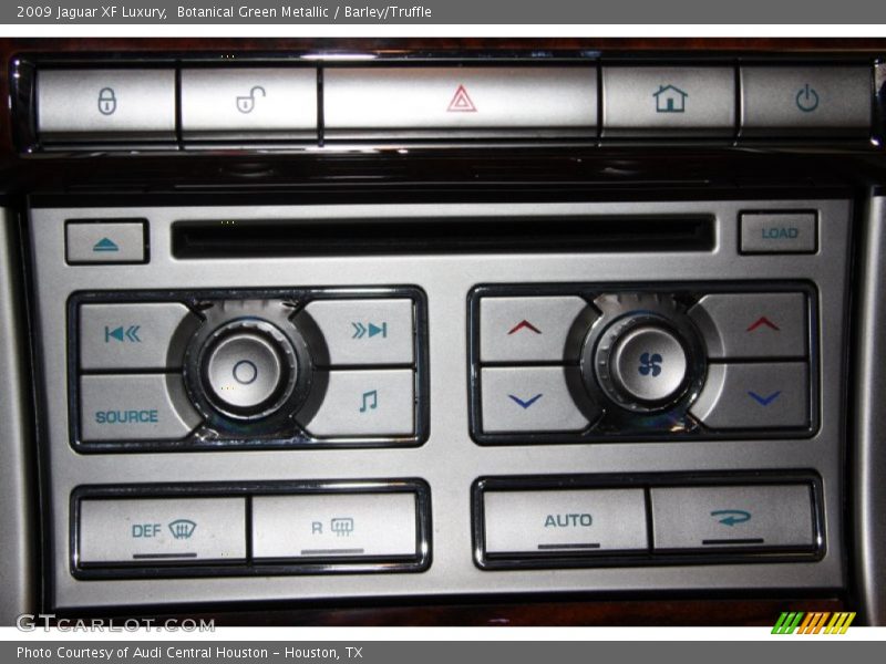 Botanical Green Metallic / Barley/Truffle 2009 Jaguar XF Luxury