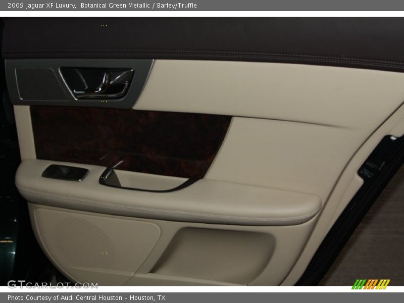 Botanical Green Metallic / Barley/Truffle 2009 Jaguar XF Luxury