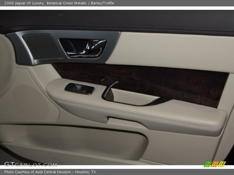 Botanical Green Metallic / Barley/Truffle 2009 Jaguar XF Luxury