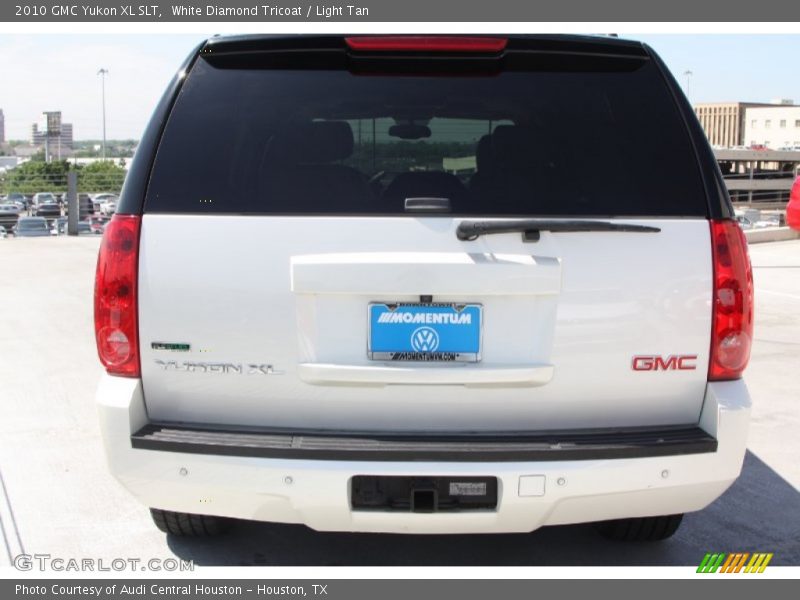 White Diamond Tricoat / Light Tan 2010 GMC Yukon XL SLT