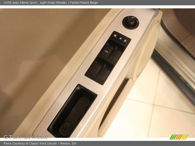 Light Khaki Metallic / Pastel Pebble Beige 2008 Jeep Patriot Sport