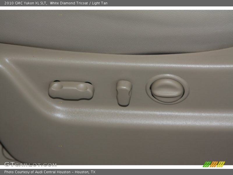 White Diamond Tricoat / Light Tan 2010 GMC Yukon XL SLT