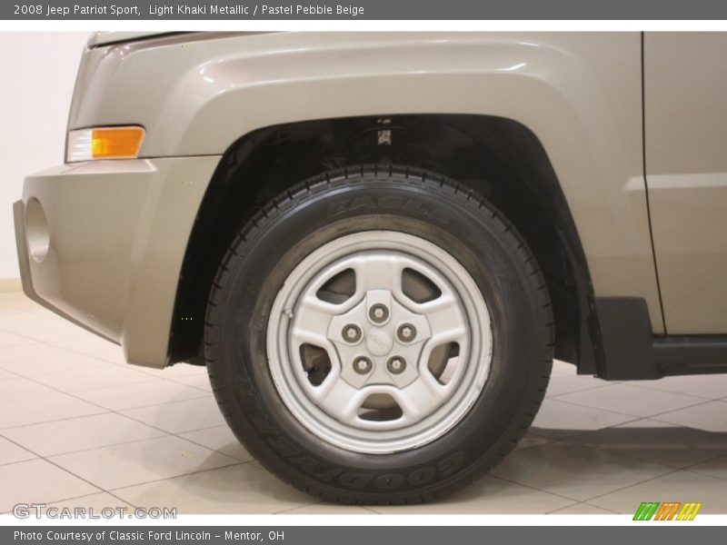 Light Khaki Metallic / Pastel Pebble Beige 2008 Jeep Patriot Sport