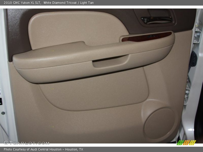 White Diamond Tricoat / Light Tan 2010 GMC Yukon XL SLT