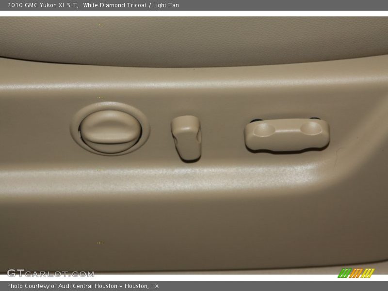 White Diamond Tricoat / Light Tan 2010 GMC Yukon XL SLT