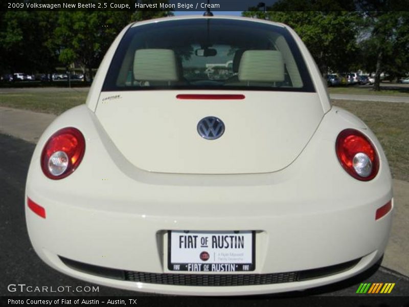Harvest Moon Beige / Cream 2009 Volkswagen New Beetle 2.5 Coupe