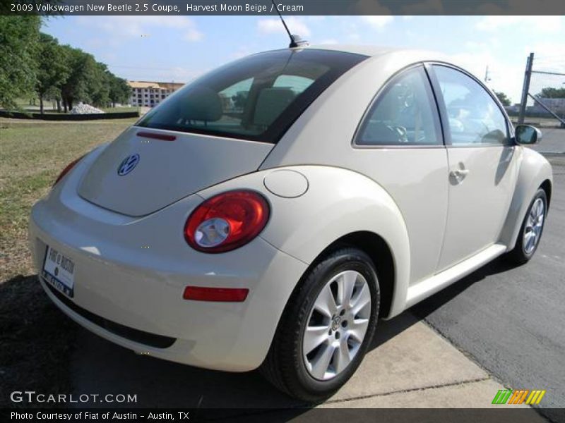 Harvest Moon Beige / Cream 2009 Volkswagen New Beetle 2.5 Coupe