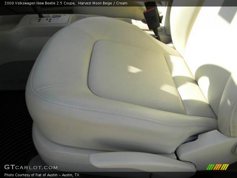 Harvest Moon Beige / Cream 2009 Volkswagen New Beetle 2.5 Coupe