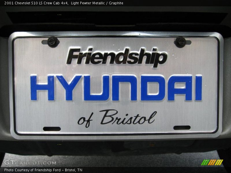 Light Pewter Metallic / Graphite 2001 Chevrolet S10 LS Crew Cab 4x4