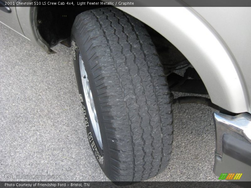 Light Pewter Metallic / Graphite 2001 Chevrolet S10 LS Crew Cab 4x4