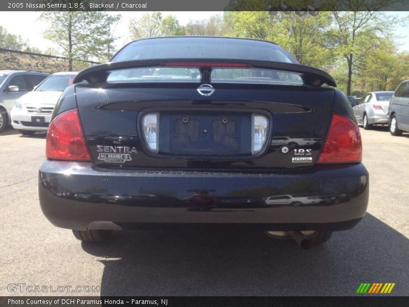 Blackout / Charcoal 2005 Nissan Sentra 1.8 S