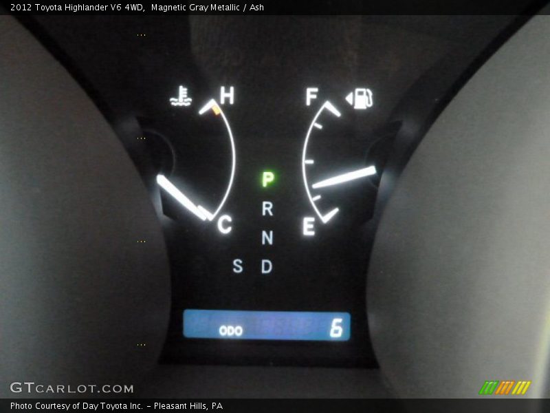Magnetic Gray Metallic / Ash 2012 Toyota Highlander V6 4WD