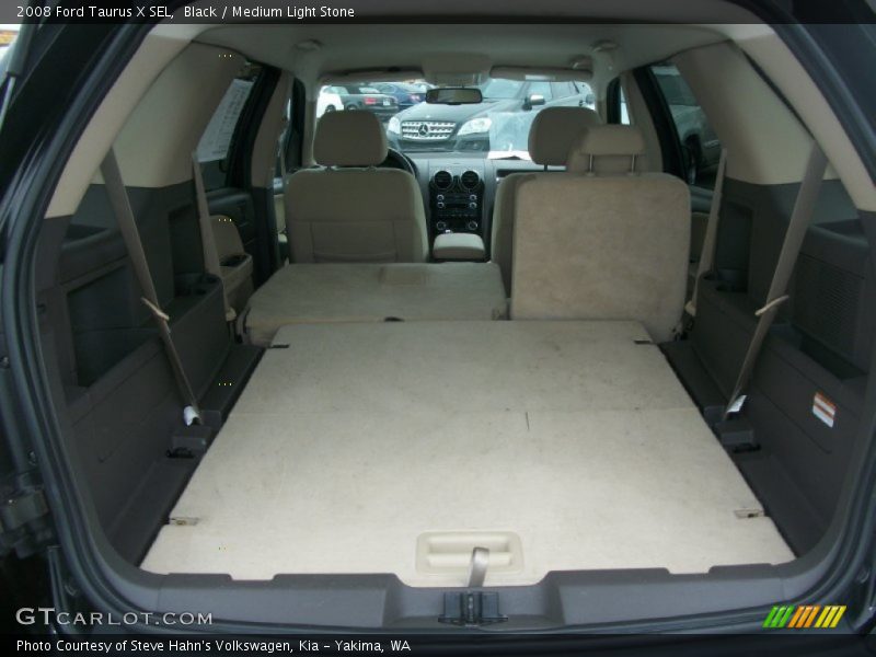  2008 Taurus X SEL Trunk