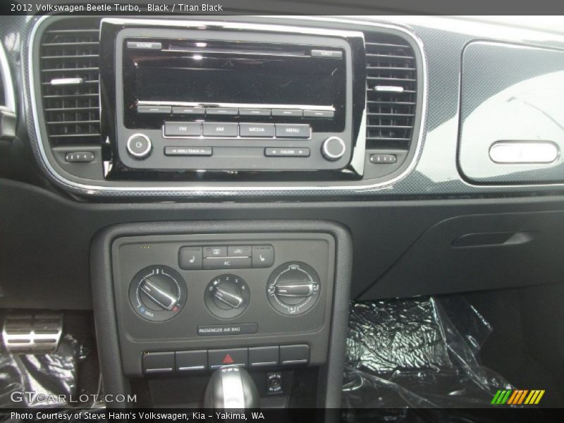 Black / Titan Black 2012 Volkswagen Beetle Turbo
