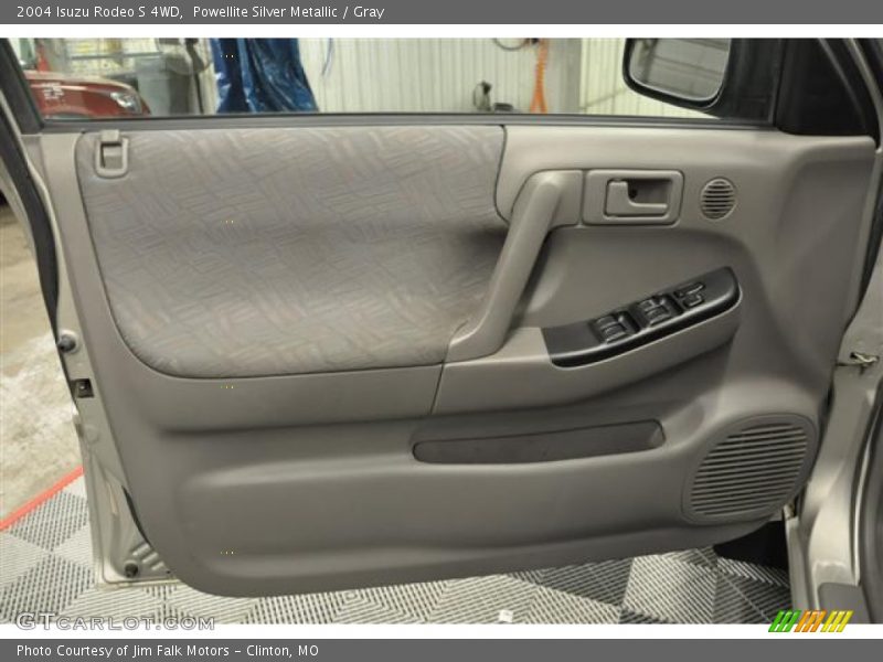 Powellite Silver Metallic / Gray 2004 Isuzu Rodeo S 4WD