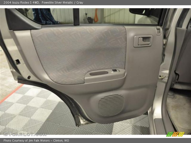 Powellite Silver Metallic / Gray 2004 Isuzu Rodeo S 4WD