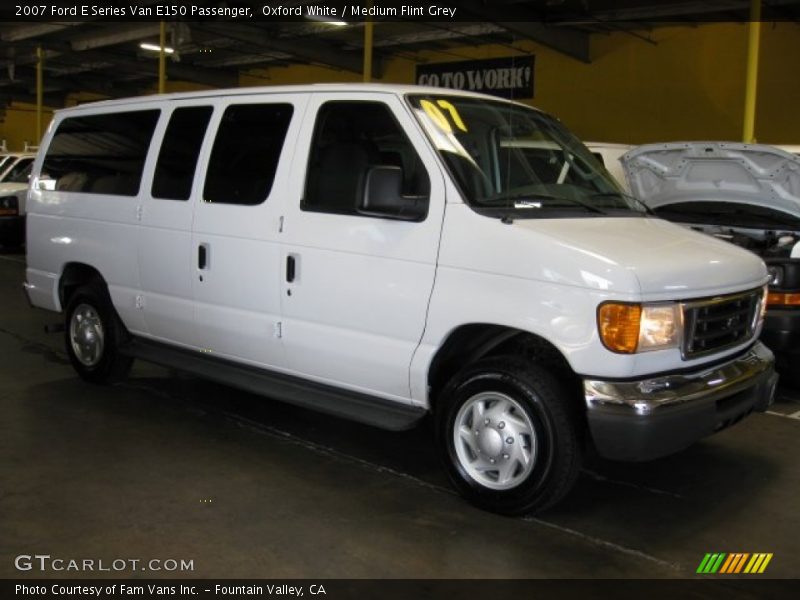 Oxford White / Medium Flint Grey 2007 Ford E Series Van E150 Passenger