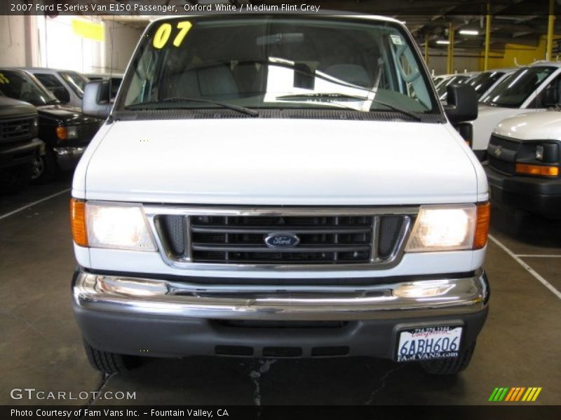 Oxford White / Medium Flint Grey 2007 Ford E Series Van E150 Passenger