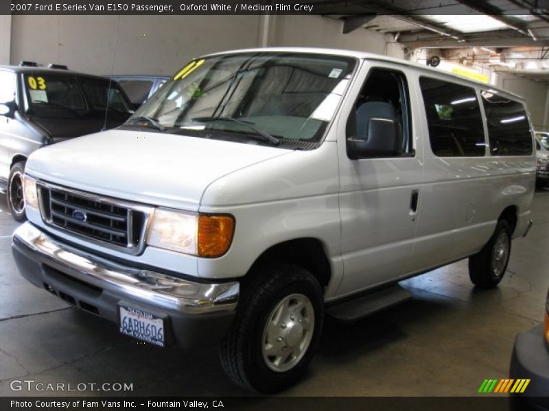 Oxford White / Medium Flint Grey 2007 Ford E Series Van E150 Passenger