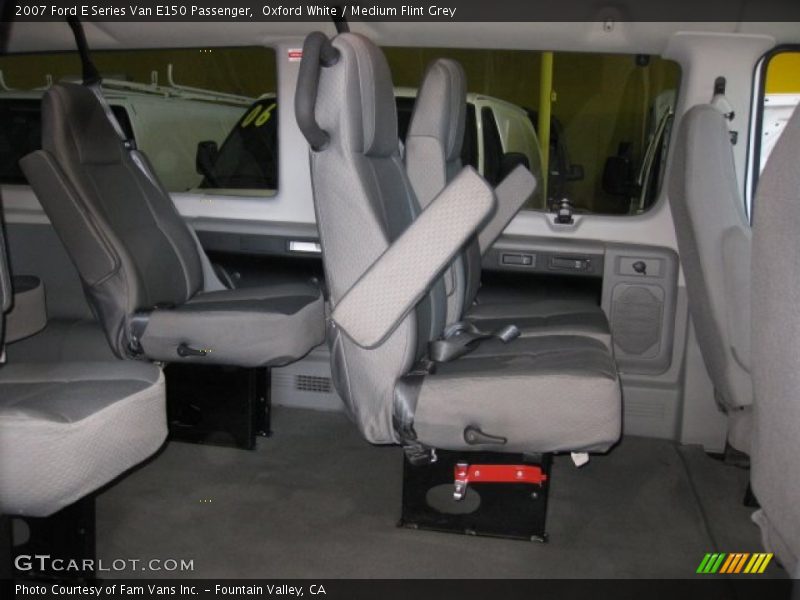Oxford White / Medium Flint Grey 2007 Ford E Series Van E150 Passenger