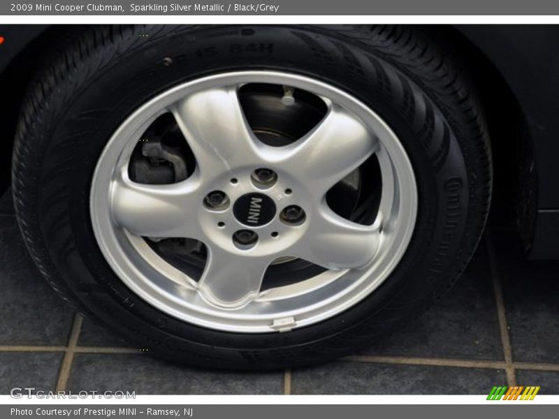 Sparkling Silver Metallic / Black/Grey 2009 Mini Cooper Clubman