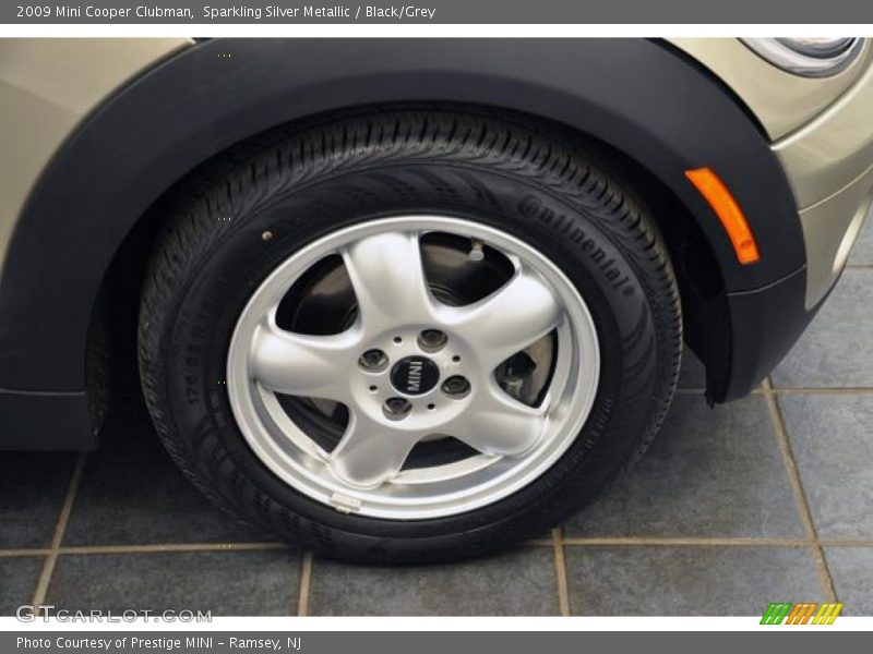 Sparkling Silver Metallic / Black/Grey 2009 Mini Cooper Clubman