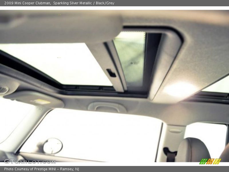 Sparkling Silver Metallic / Black/Grey 2009 Mini Cooper Clubman