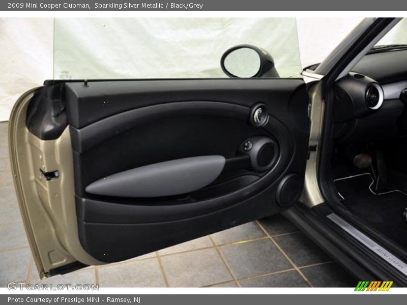 Sparkling Silver Metallic / Black/Grey 2009 Mini Cooper Clubman