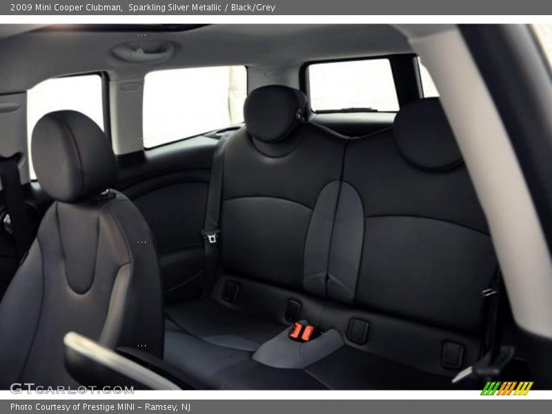Sparkling Silver Metallic / Black/Grey 2009 Mini Cooper Clubman