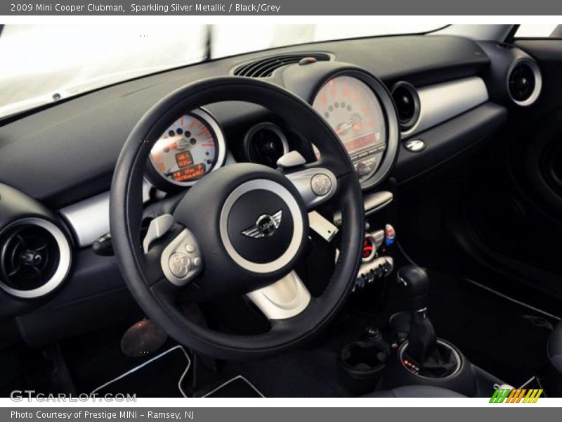 Sparkling Silver Metallic / Black/Grey 2009 Mini Cooper Clubman