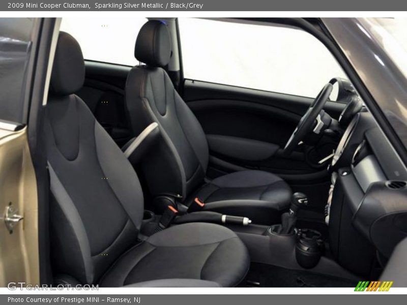 Sparkling Silver Metallic / Black/Grey 2009 Mini Cooper Clubman