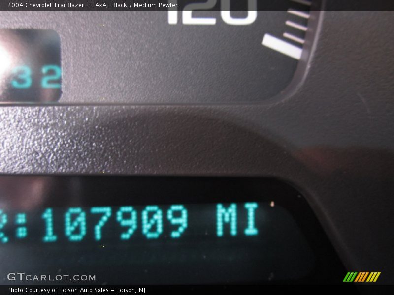 Black / Medium Pewter 2004 Chevrolet TrailBlazer LT 4x4