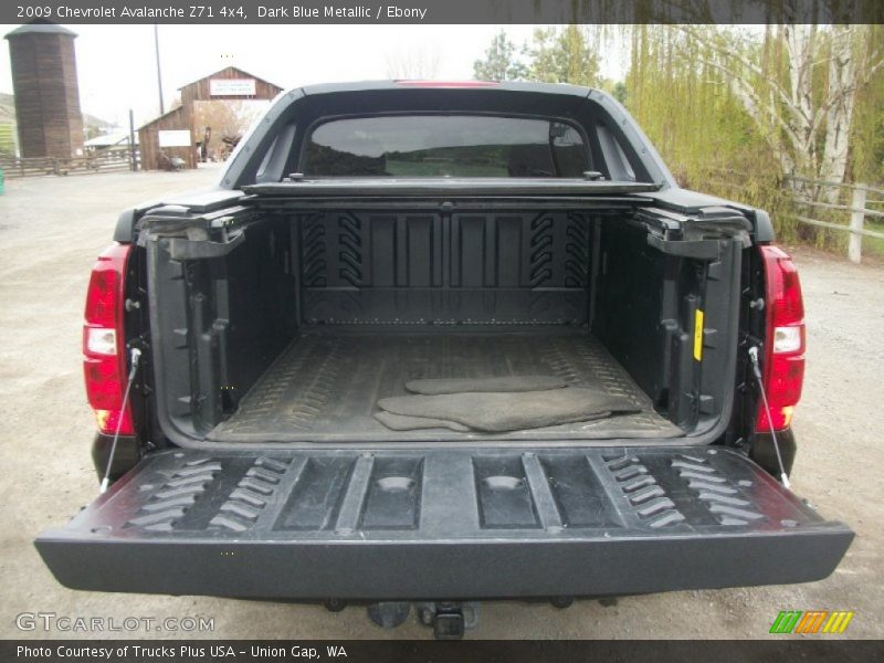 Dark Blue Metallic / Ebony 2009 Chevrolet Avalanche Z71 4x4