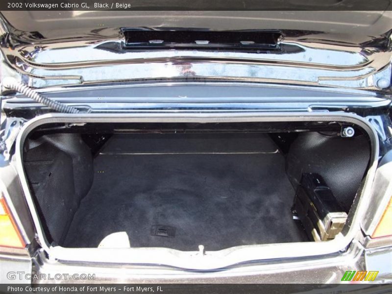 Black / Beige 2002 Volkswagen Cabrio GL