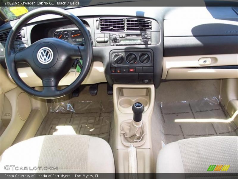 Black / Beige 2002 Volkswagen Cabrio GL