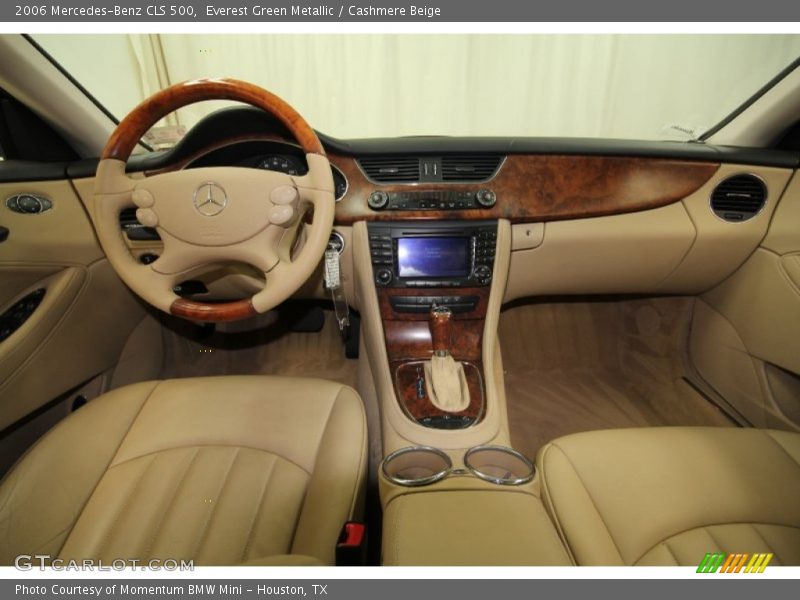 Dashboard of 2006 CLS 500