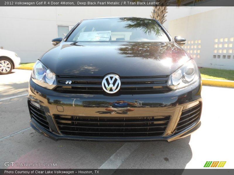 Deep Black Pearl Metallic / R Titan Black Leather 2012 Volkswagen Golf R 4 Door 4Motion