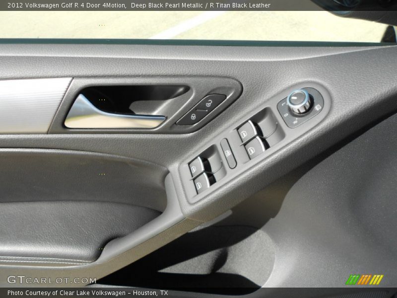 Deep Black Pearl Metallic / R Titan Black Leather 2012 Volkswagen Golf R 4 Door 4Motion