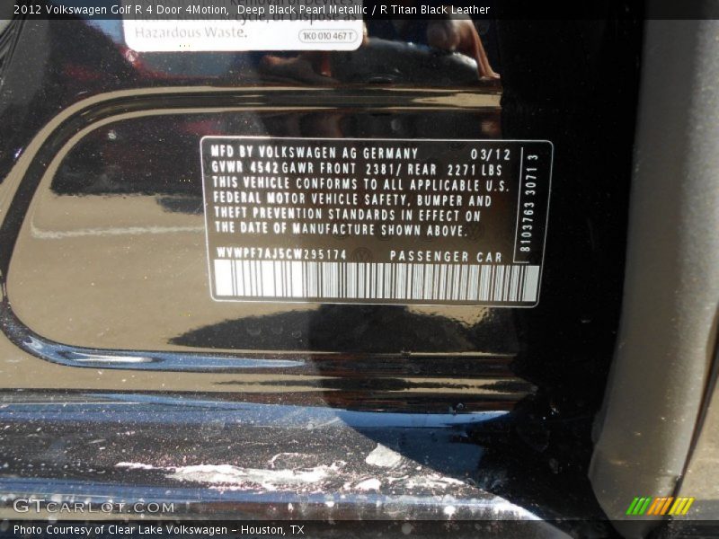 Deep Black Pearl Metallic / R Titan Black Leather 2012 Volkswagen Golf R 4 Door 4Motion