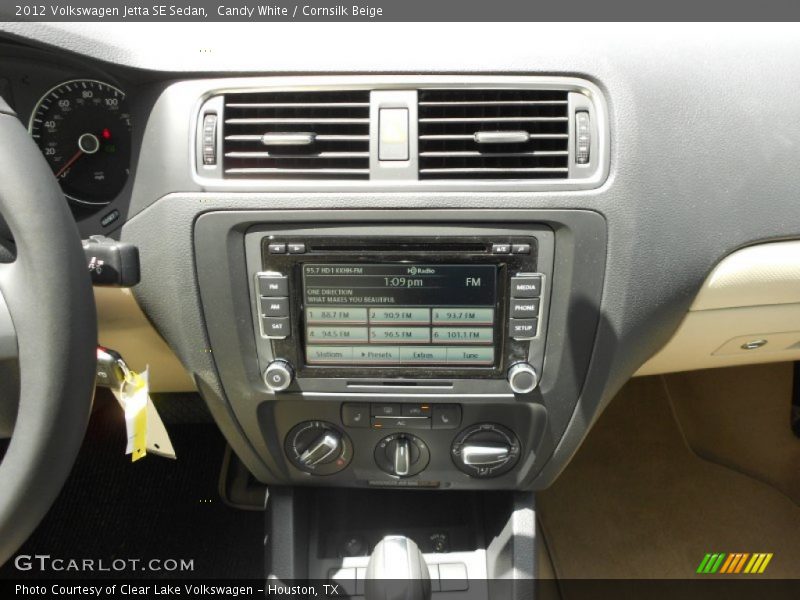Candy White / Cornsilk Beige 2012 Volkswagen Jetta SE Sedan