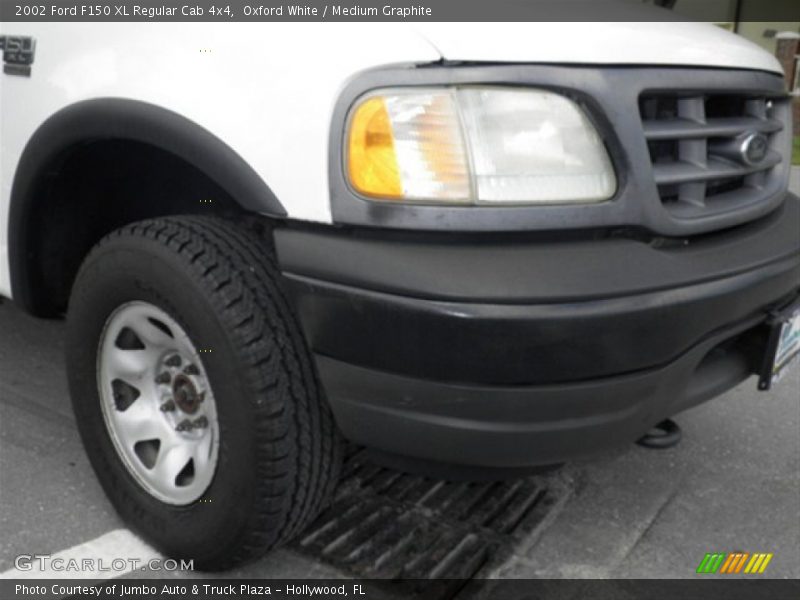 Oxford White / Medium Graphite 2002 Ford F150 XL Regular Cab 4x4