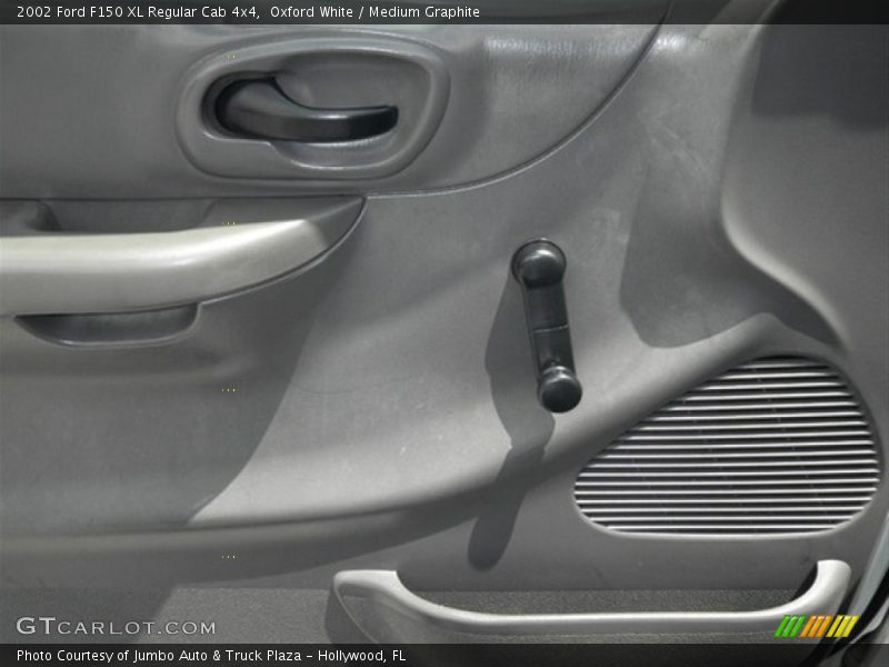 Oxford White / Medium Graphite 2002 Ford F150 XL Regular Cab 4x4
