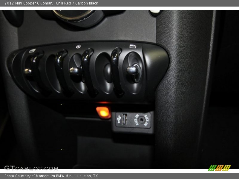 Chili Red / Carbon Black 2012 Mini Cooper Clubman