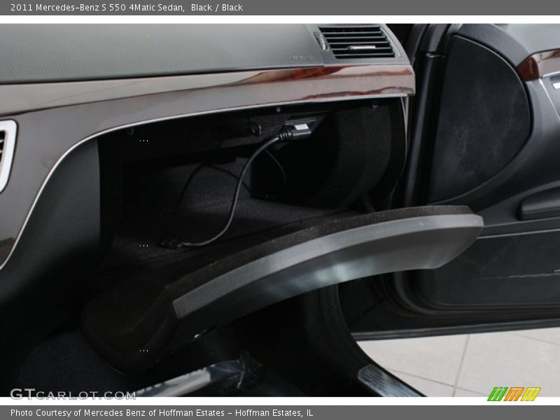 Black / Black 2011 Mercedes-Benz S 550 4Matic Sedan