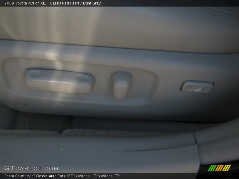 Cassis Red Pearl / Light Gray 2009 Toyota Avalon XLS