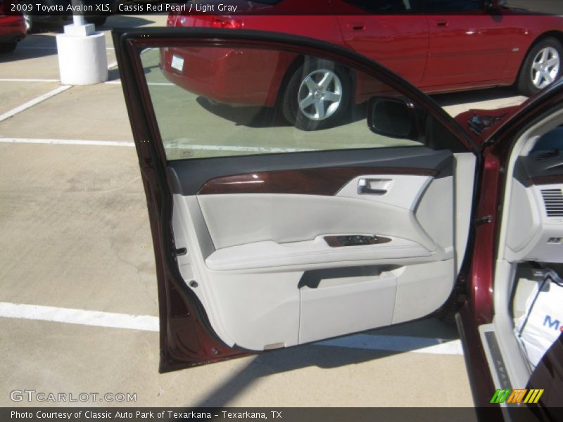 Cassis Red Pearl / Light Gray 2009 Toyota Avalon XLS